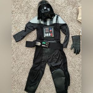 Dark Vader Star Wars costume kids size 5-6 (unisex)